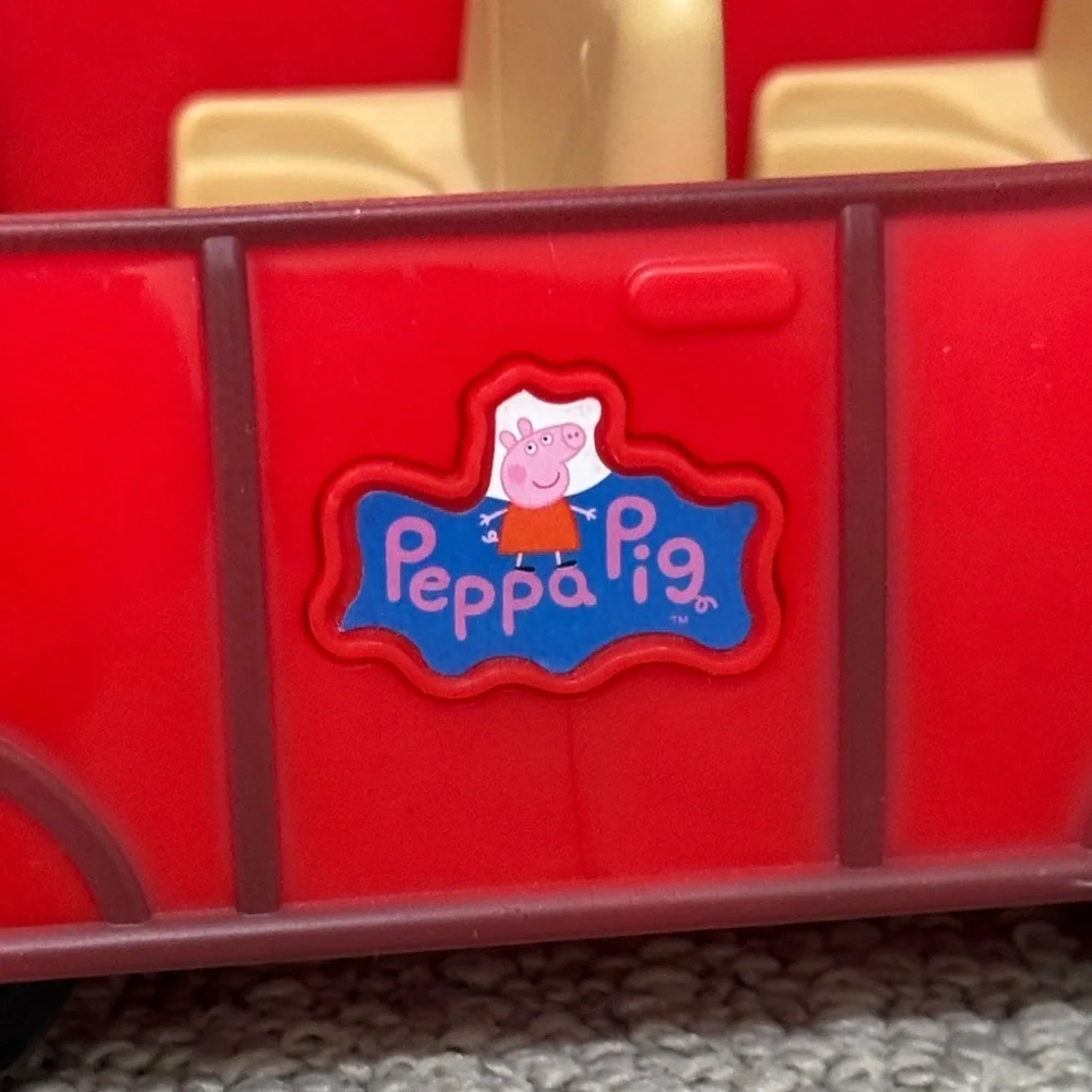 Peppa Pig Yellow Camper and Red Car Set